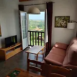 Apartamentos Corona Комильяс