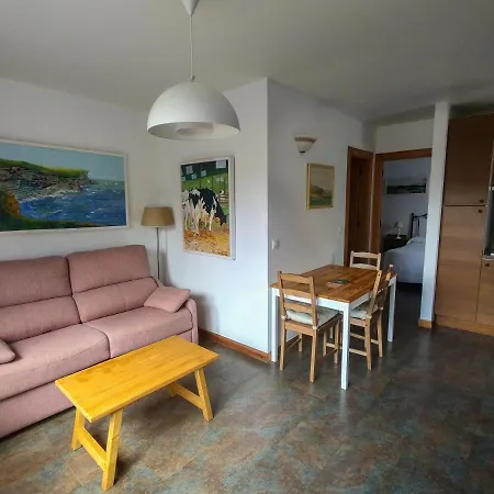 Apartamentos Corona Apartman Comillas