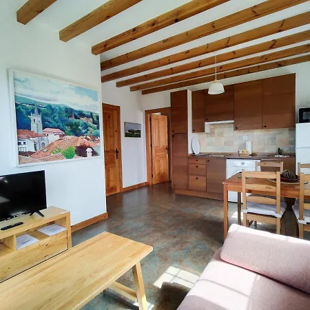 Апартаменты Apartamentos Corona Комильяс